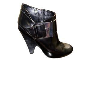 Women’s Vince Camuto Black Booties. Size 6.5